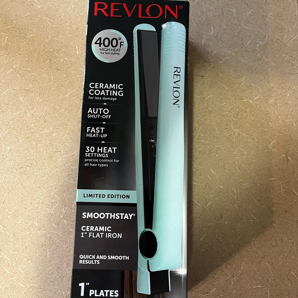 Revlon 1” Ceramic Flat Iron-New in Box